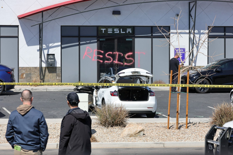 Incendiu Tesla 1