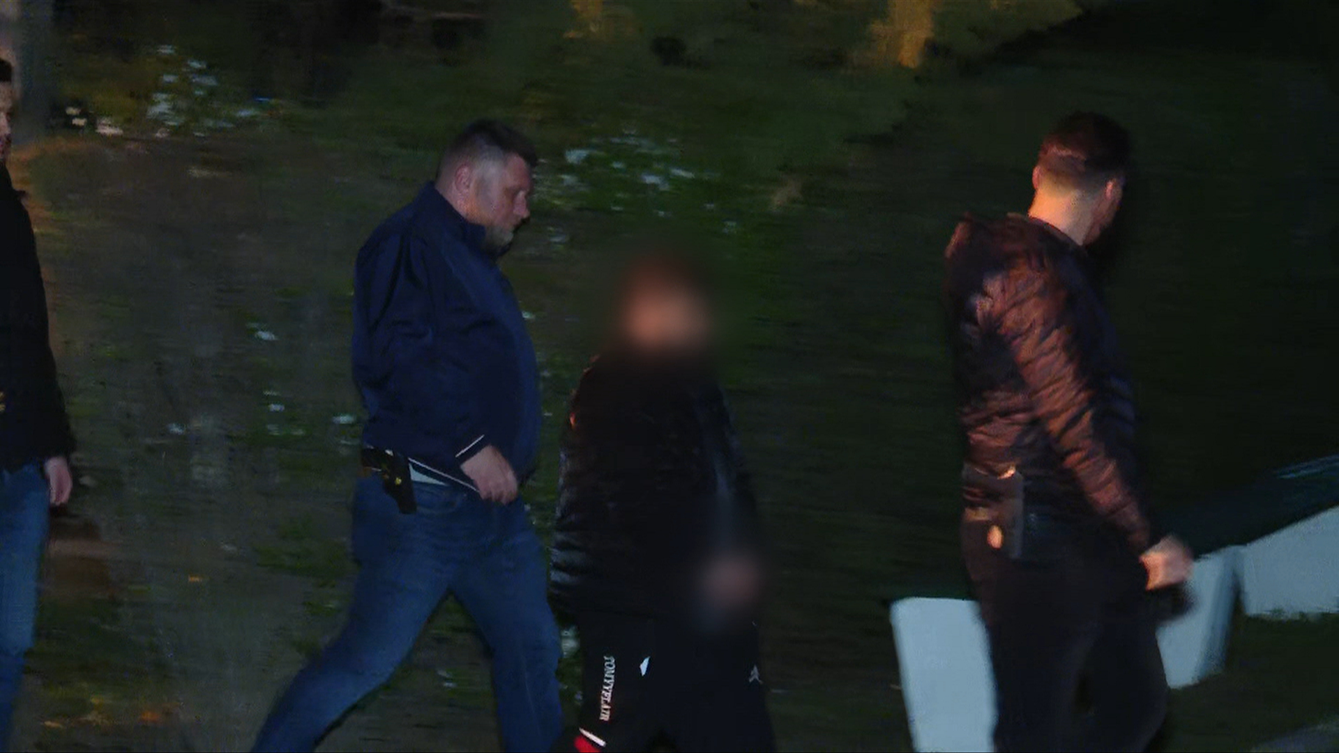 Un bărbat din Ilfov, torturat în propria casă pentru 100.000 de euro. Trei suspecți, printre care și o femeie, audiați