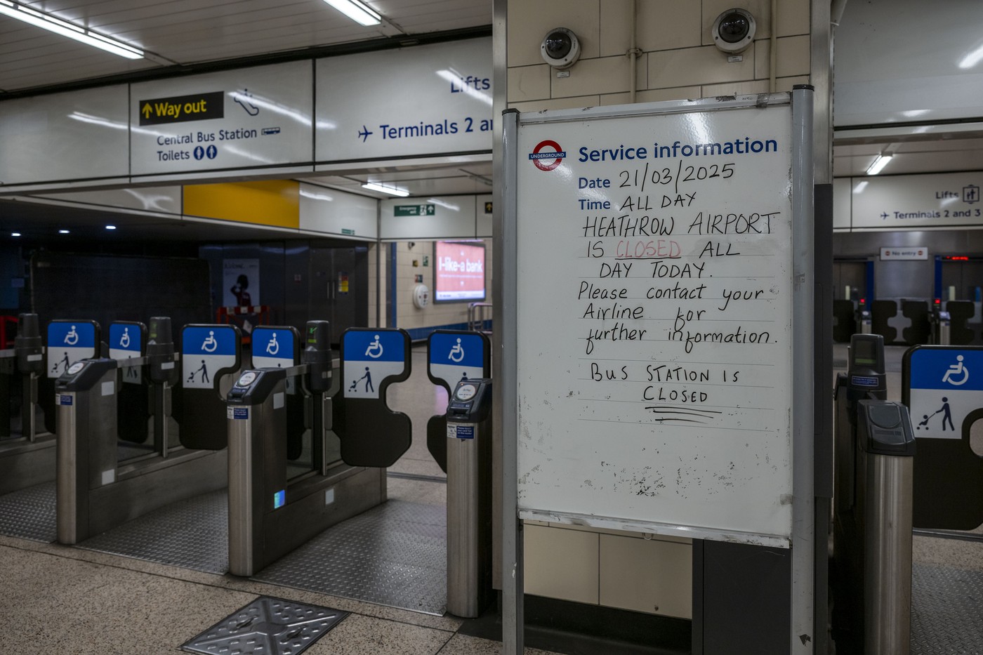 MI5, serviciul secret al Marii Britanii, verifică dacă Rusia este implicată în incendiul care a paralizat aeroportul Heathrow