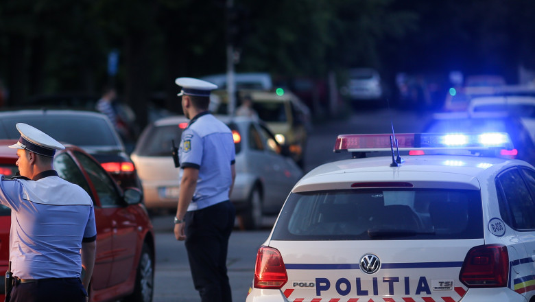 Circulație blocată pe DN2, după ce un autocamion s-a răsturnat în afara localității Cioranca. Traficul spre Buzău, deviat