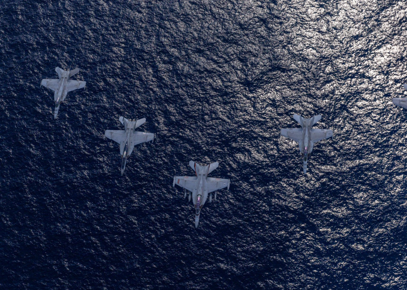 Puternicul aliat al Iranului din „Axa Rezistenței” care nu a intrat încă în luptă. De ce preferă rebelii Houthi să rămână în umbră 2 avioane f-18