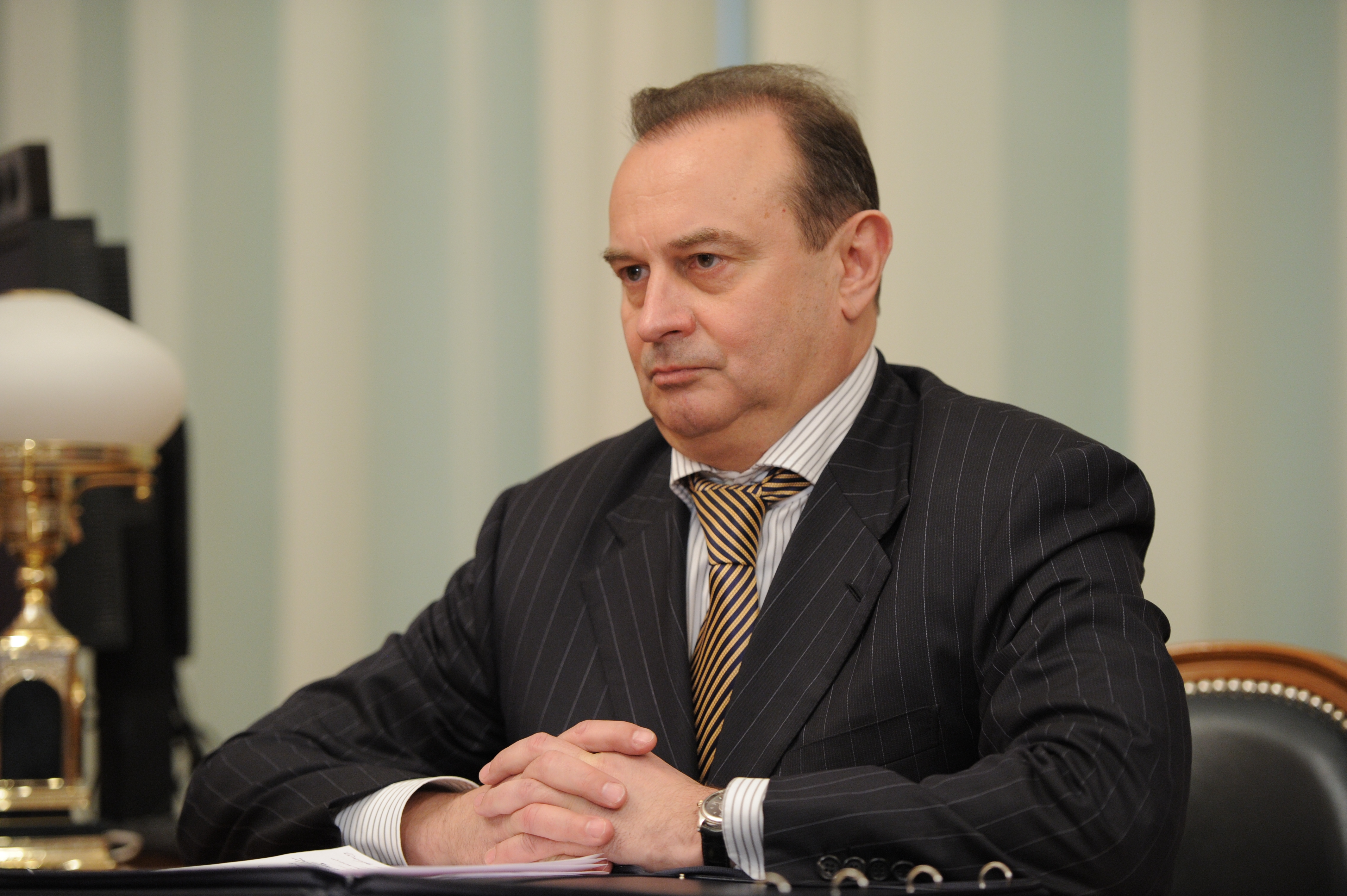 De la agent KGB și proxenet, la aristocrat de Monaco. Cum s-a transformat un spion rus în magnat european