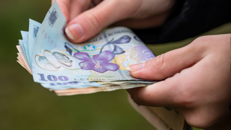 Când intră pensiile în aprilie 2025. Foto Shutterstock