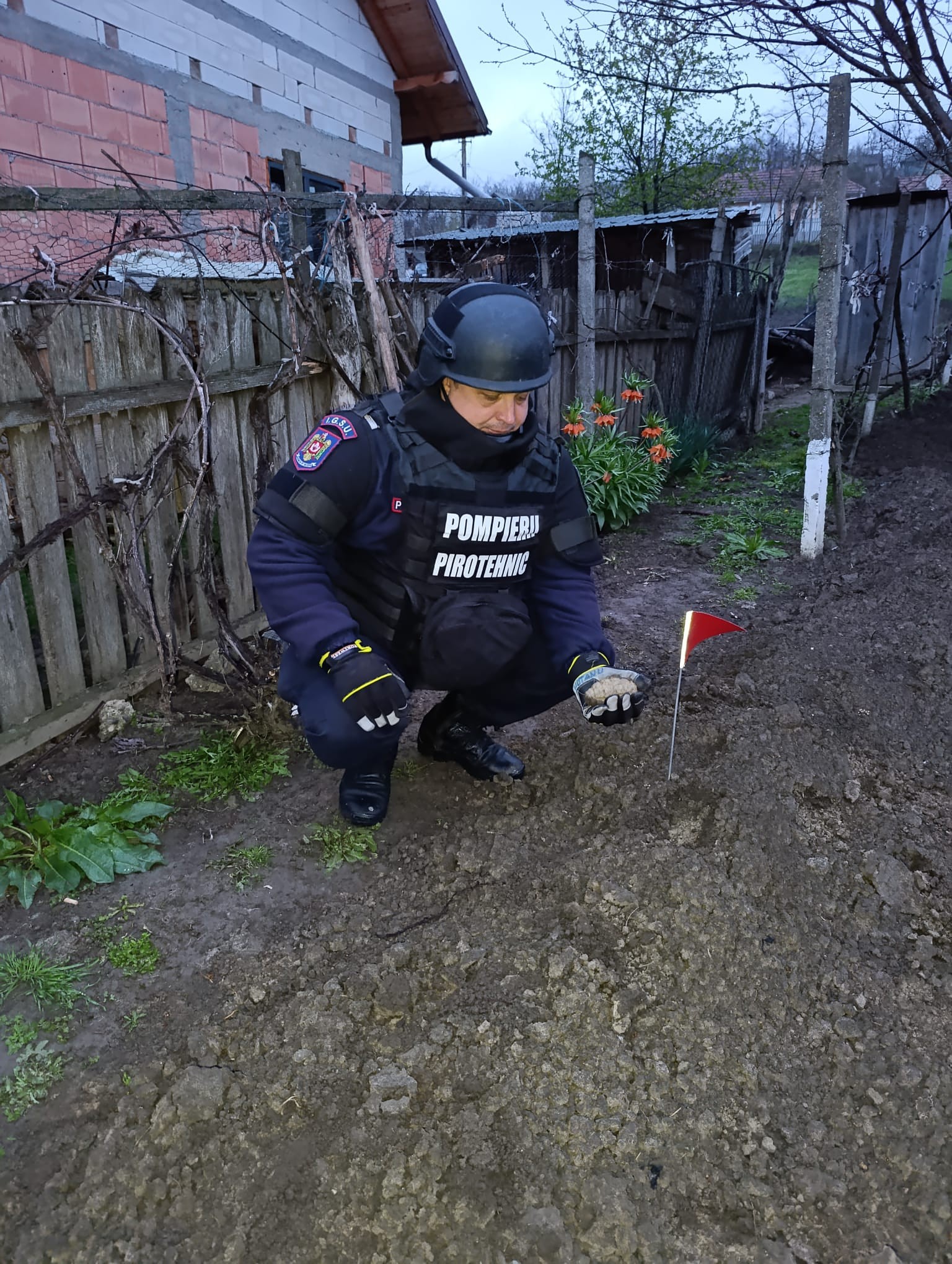 O grenadă rămasă neexplodată a fost descoperită într-o gospodărie din Botoșani