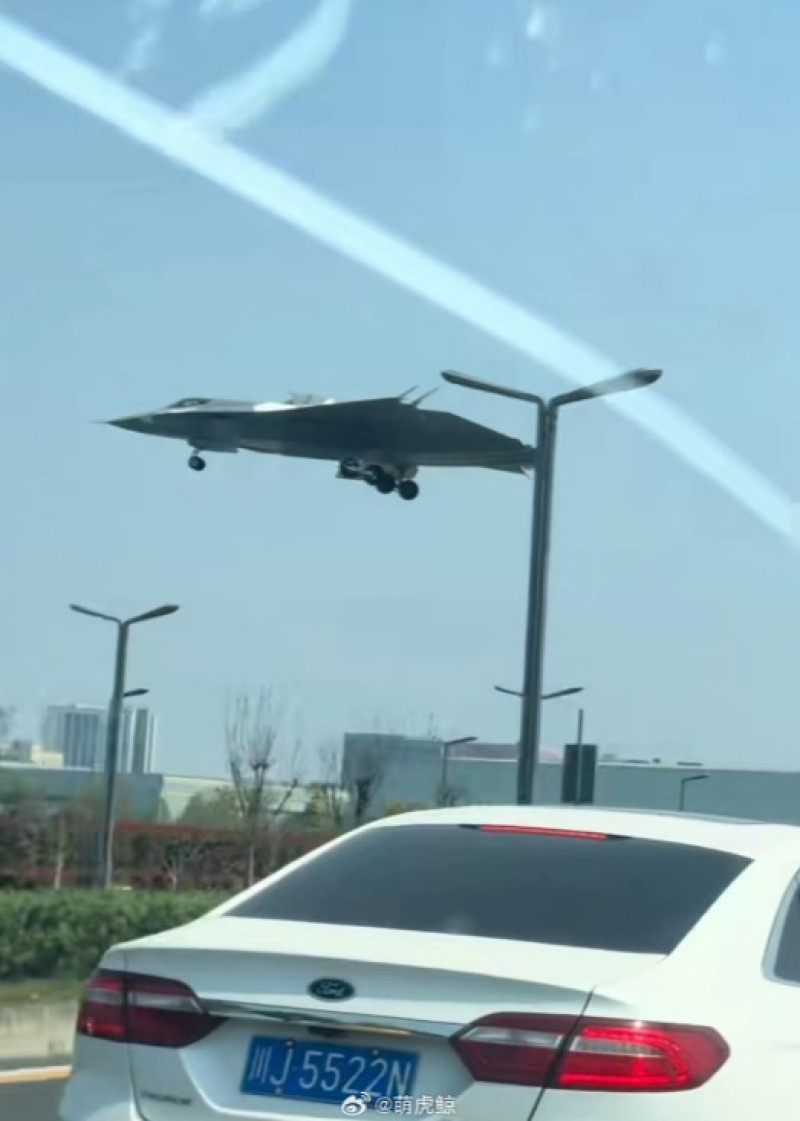 j-36-avion-militar-china-4