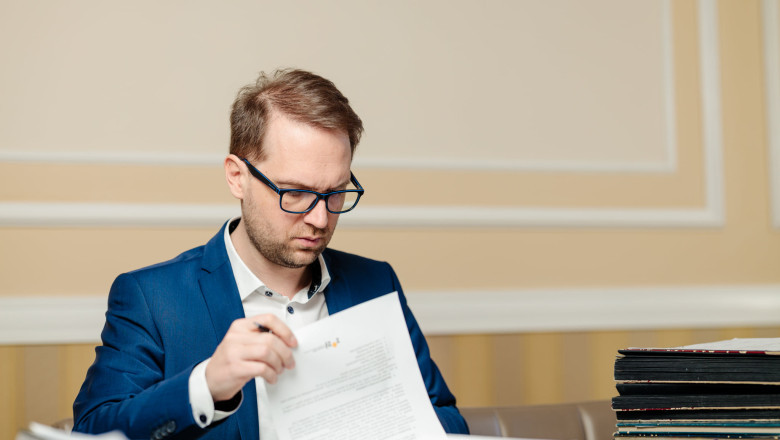 Dominic Fritz se opune creșterii de taxe: „Statul român să facă o cură de slăbire şi să tăiem din chetuieli”
