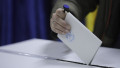 buletin de vot introdus in urna