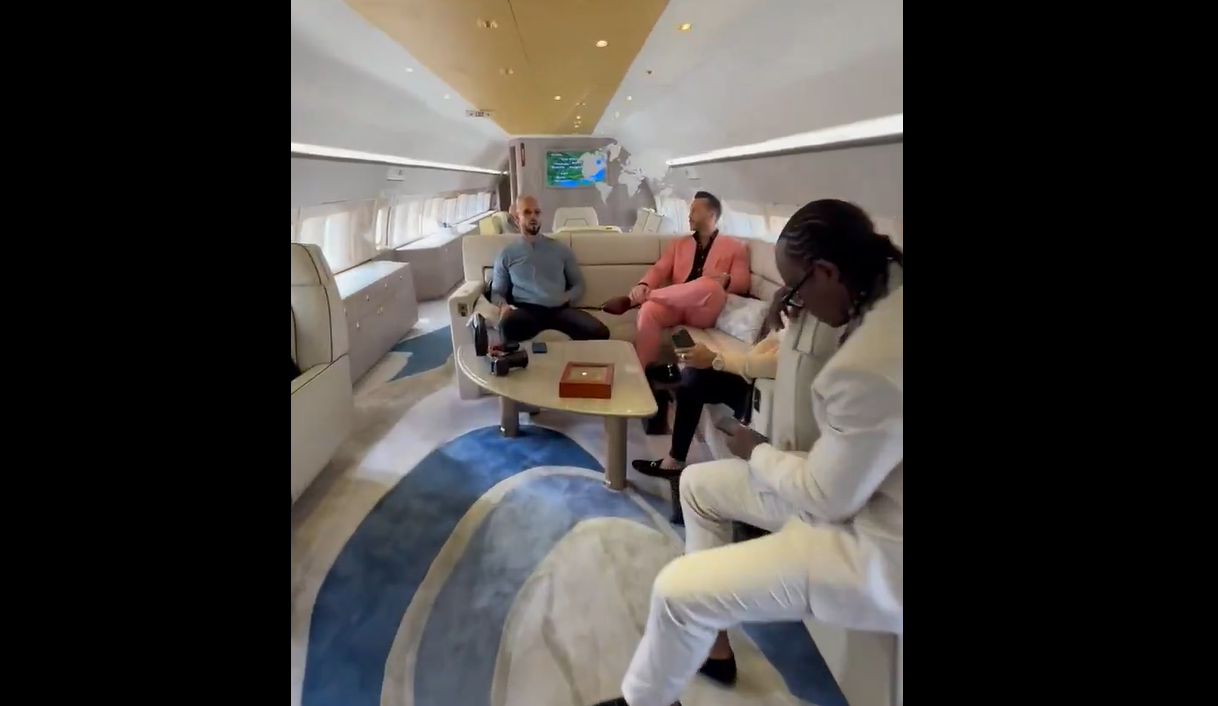 Fraţii Tate au plecat spre Dubai, după ce au mers la DIICOT pentru prelungirea controlului judiciar. Imagini din avionul privat