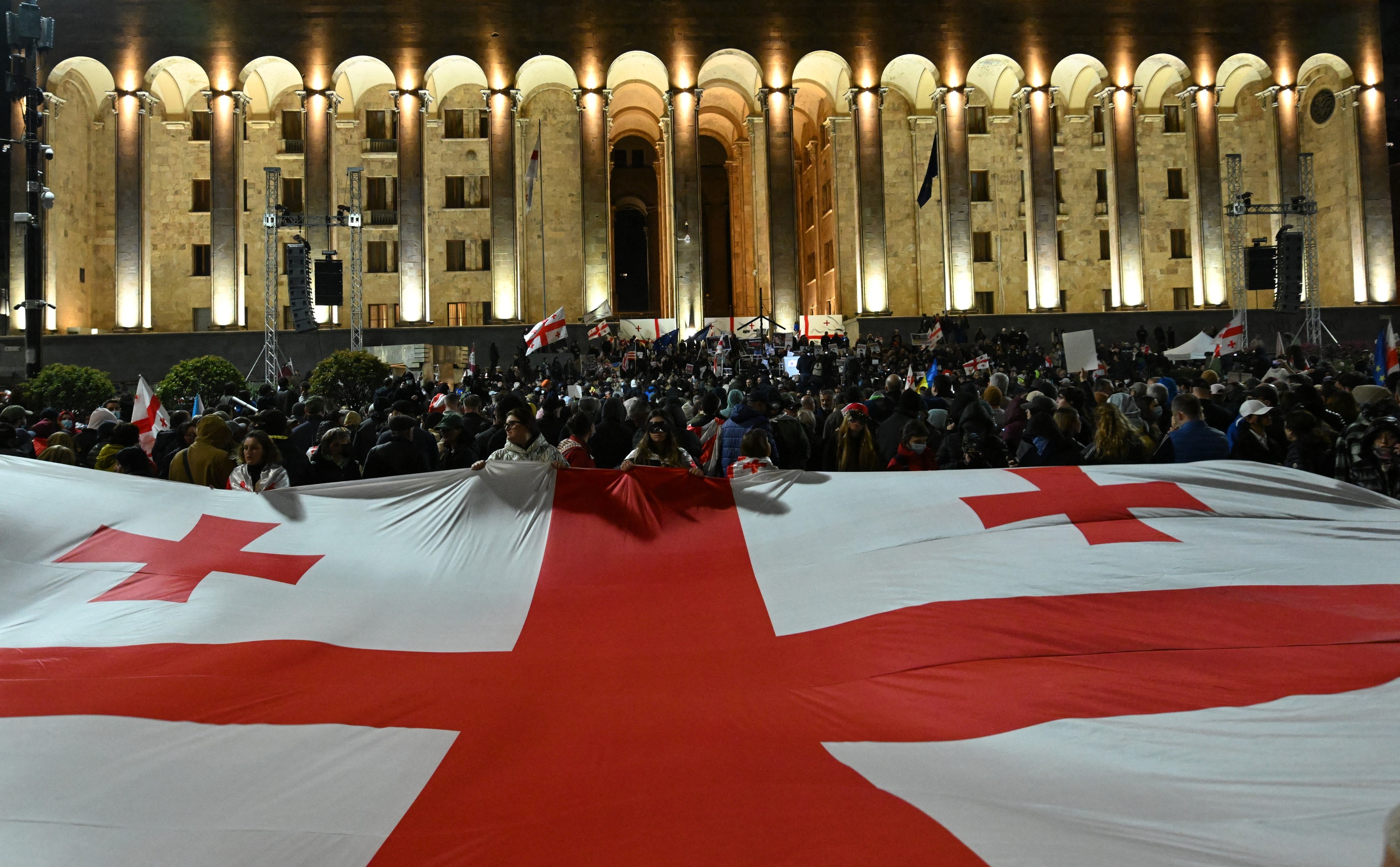 O armă chimică din Primul Război Mondial a fost folosită asupra protestatarilor în Georgia (BBC)