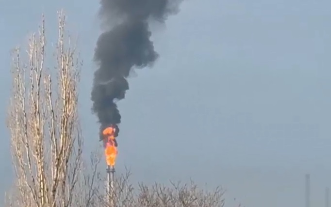 Incident la rafinăria Lukoil din Ploiești: Garda de Mediu a anunțat pană de curent. Burduja: „Nu a fost o cădere totală de tensiune”