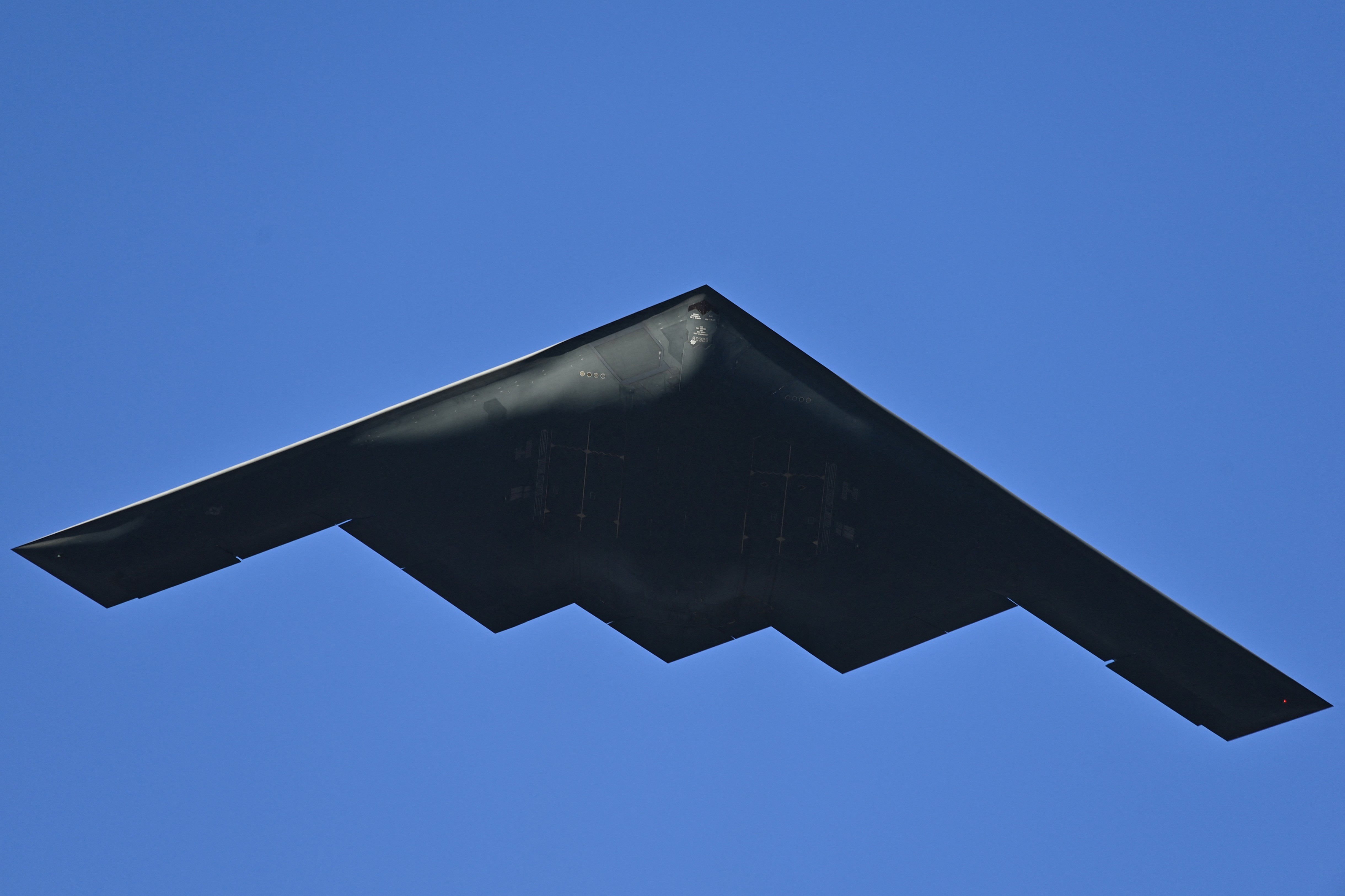 Demonstrație de forță a SUA pentru Iran. Șase bombardiere strategice B-2, trimise pe o insulă din Oceanul Indian
