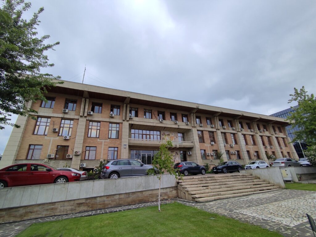 Reabilitarea Prefecturii Iași, în impas după ce din proiectul de 44 milioane de lei au fost omise ferestrele. „Cam iresponsabil”