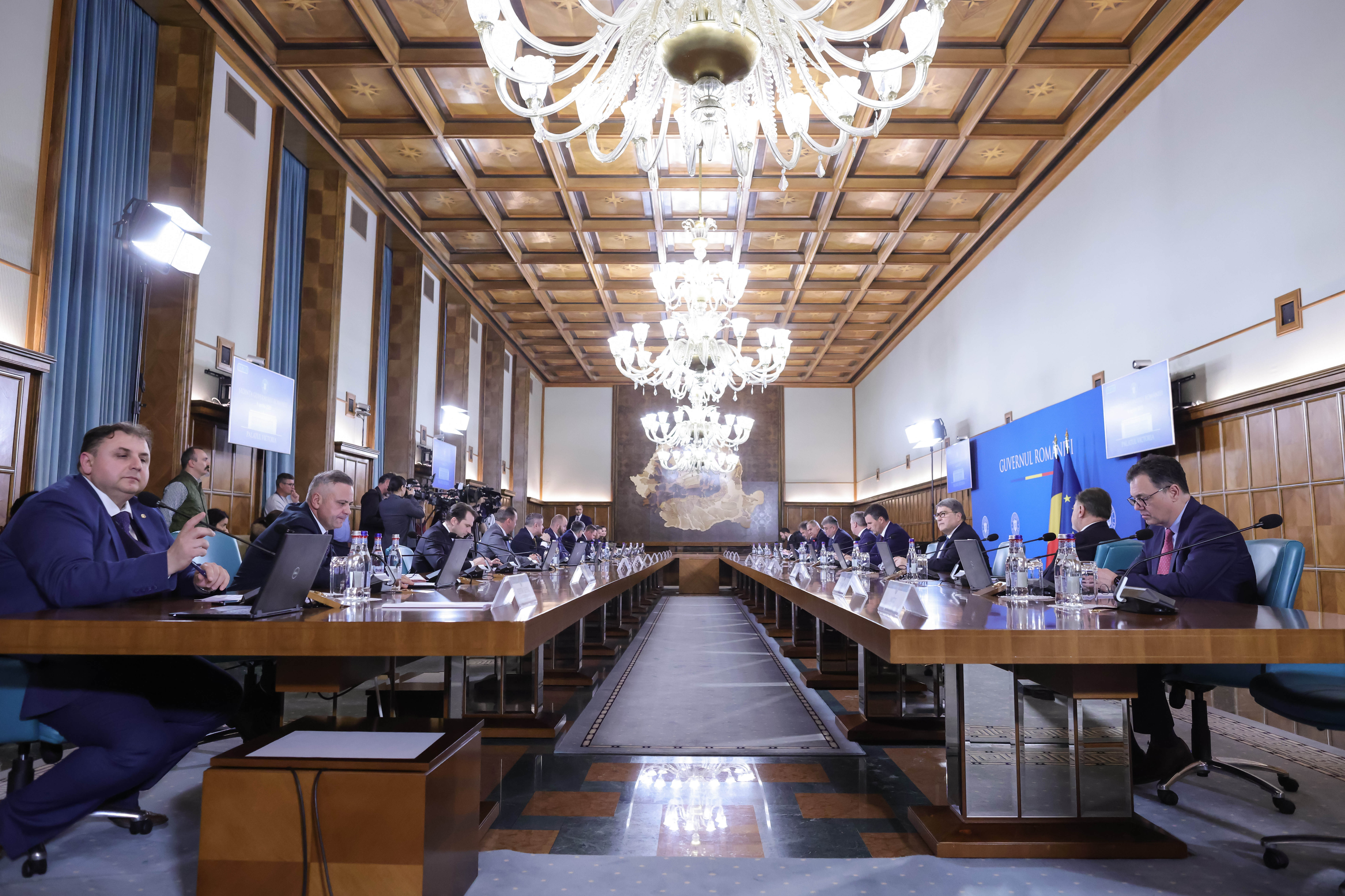 Noua lege a transparenței. Ce au voie și ce nu au voie să primească demnitarii români