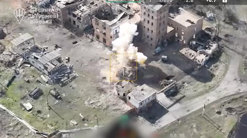 Ukrainian paratroopers destroyed Russian military equipment