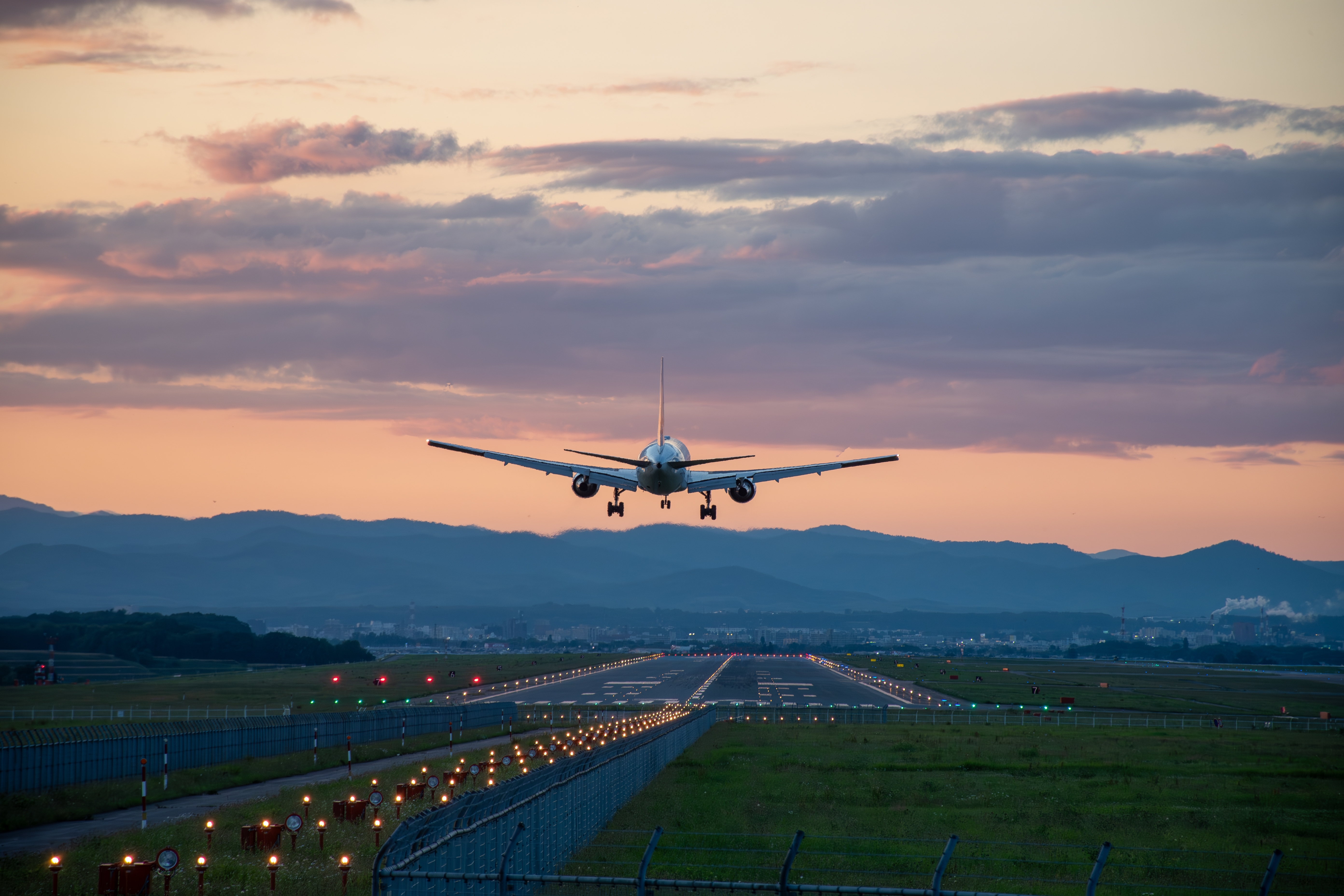 Capitala ar putea avea un nou aeroport, în sud. Sunt analizate terenuri din județul Giurgiu. Ce spun localnicii