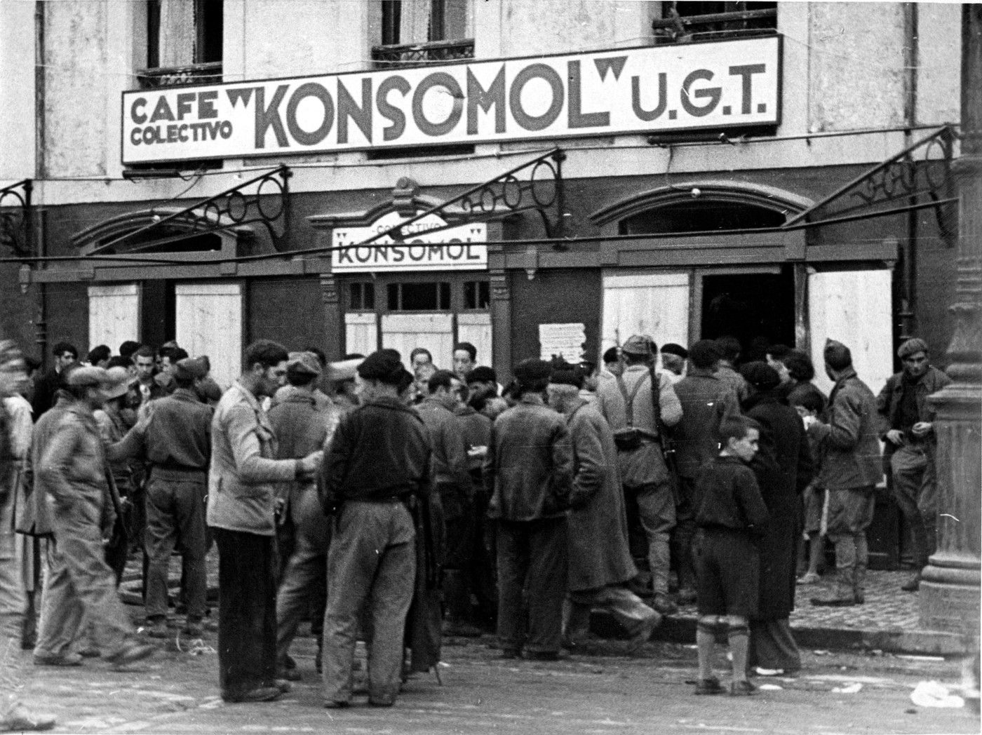 Kremlinul va reînvia școlile Comsomol din epoca sovietică pentru îndoctrinarea tinerilor. Aceștia vor primi „instrucție ideologică”