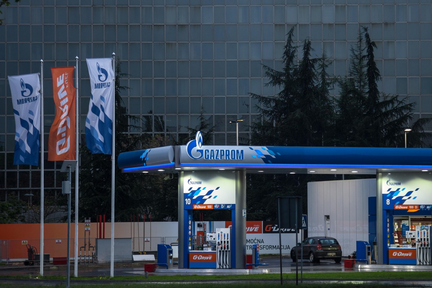 O companie controlată de Rusia are o datorie uriașă la statul român. Ce se va întâmpla cu banii