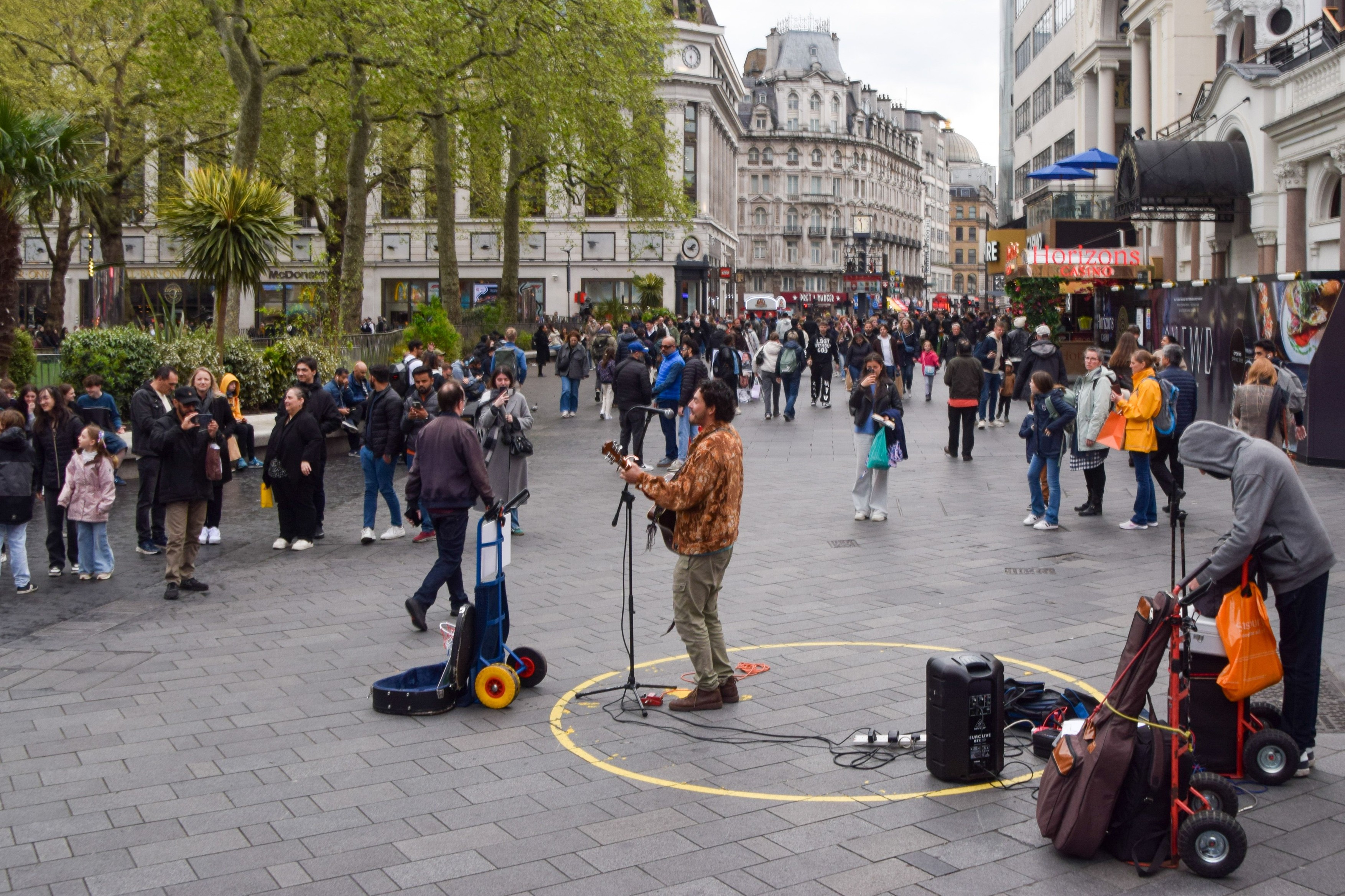 Londra declară „război” artiștilor stradali: spectacolele publice ale acestora vor fi interzise și considerate infracțiune