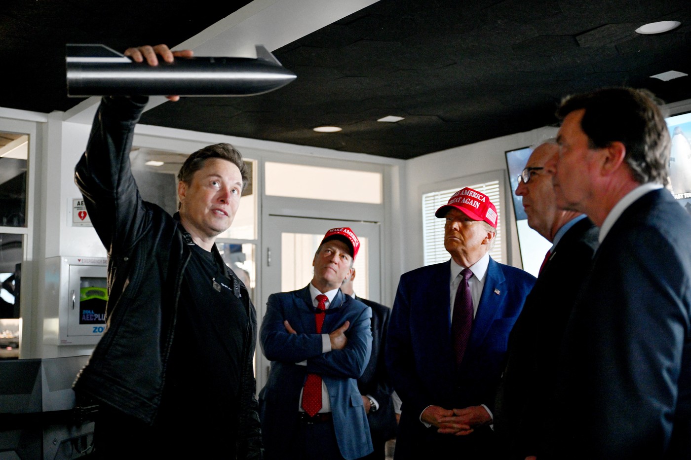 Cum ar putea Elon Musk să revoluționeze apărarea SUA: SpaceX vizează construirea sistemului „Golden Dome”, promovat de Donald Trump
