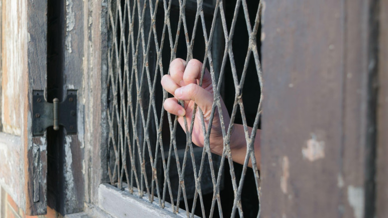 FOTO  Doi răniți în Grecia într-un atac cu bombă la domiciliul unui gardian de penitenciar