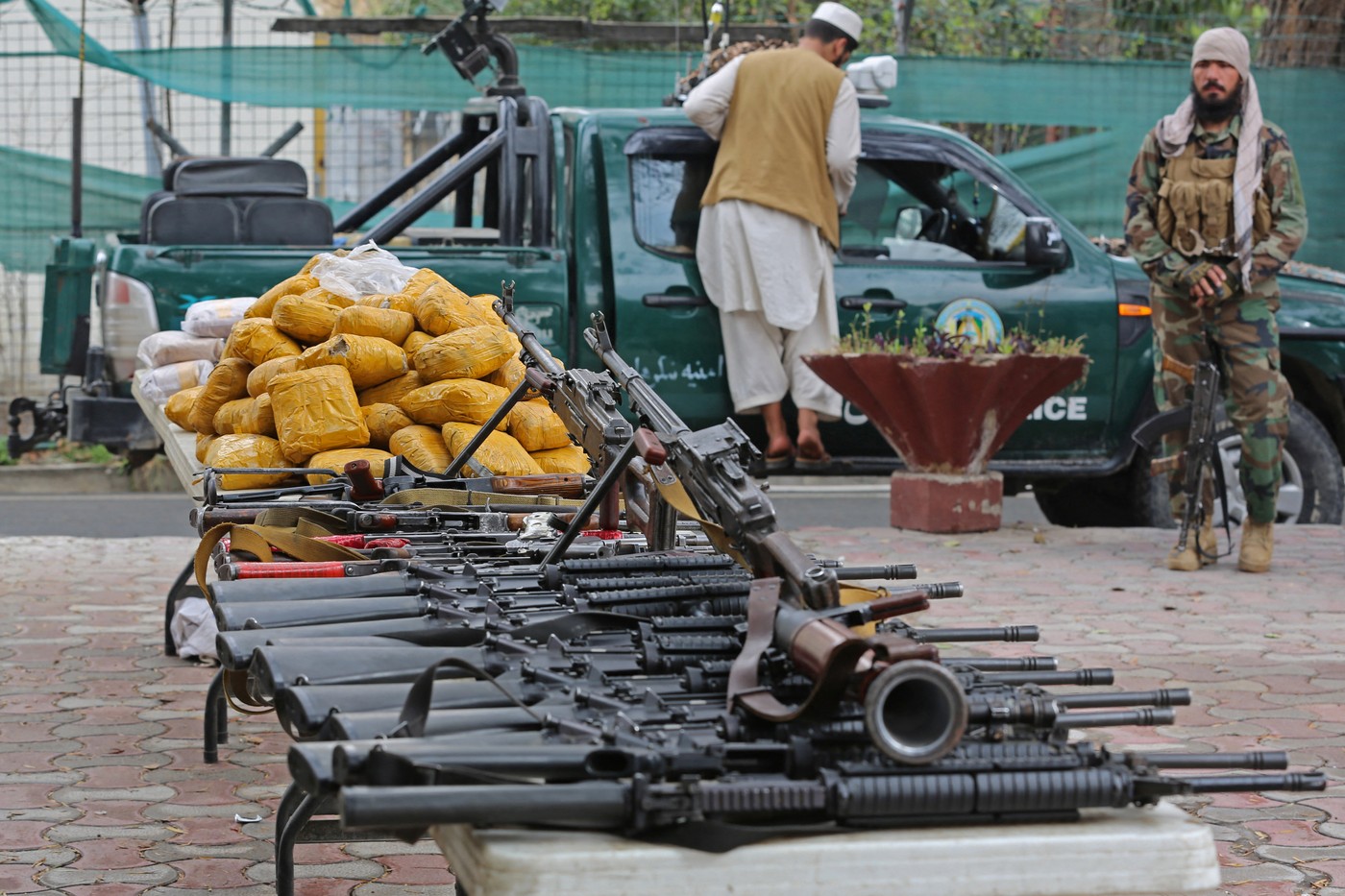 Armele lăsate de SUA în Afganistan au fost pierdute sau traficate de talibani, inclusiv către grupări afiliate al-Qaeda