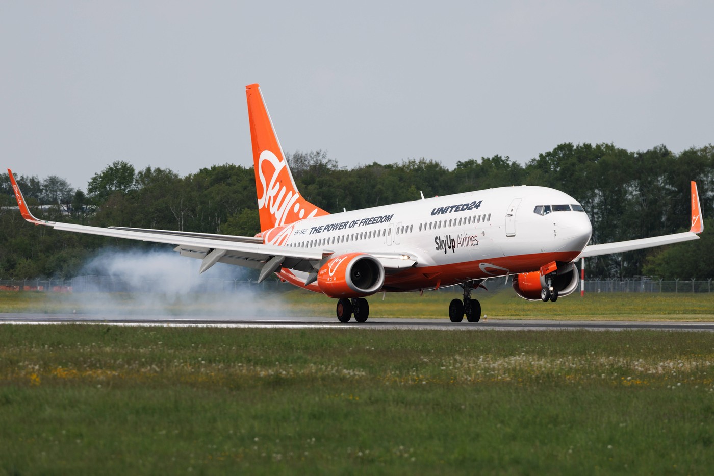O companie aeriană ucraineană a reluat primele zboruri regulate de la începerea războiului. SkyUp Airlines zboară din Moldova către UE