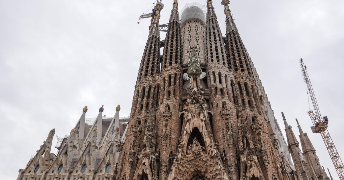 Sagrada Familia din Barcelona are cel mai înalt turn de biserică