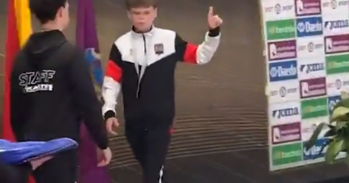 Gest de curaj al unui karateka ucrainean: Refuză să urce pe podium alături de un rus