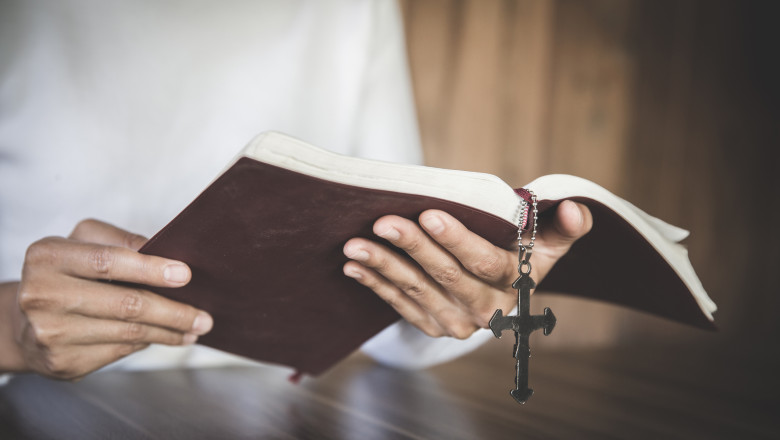VIDEO  „Am acceptat chemarea asta”. Misionarii faptelor bune. Povestea oamenilor care străbat mii de kilometri pentru a schimba destine