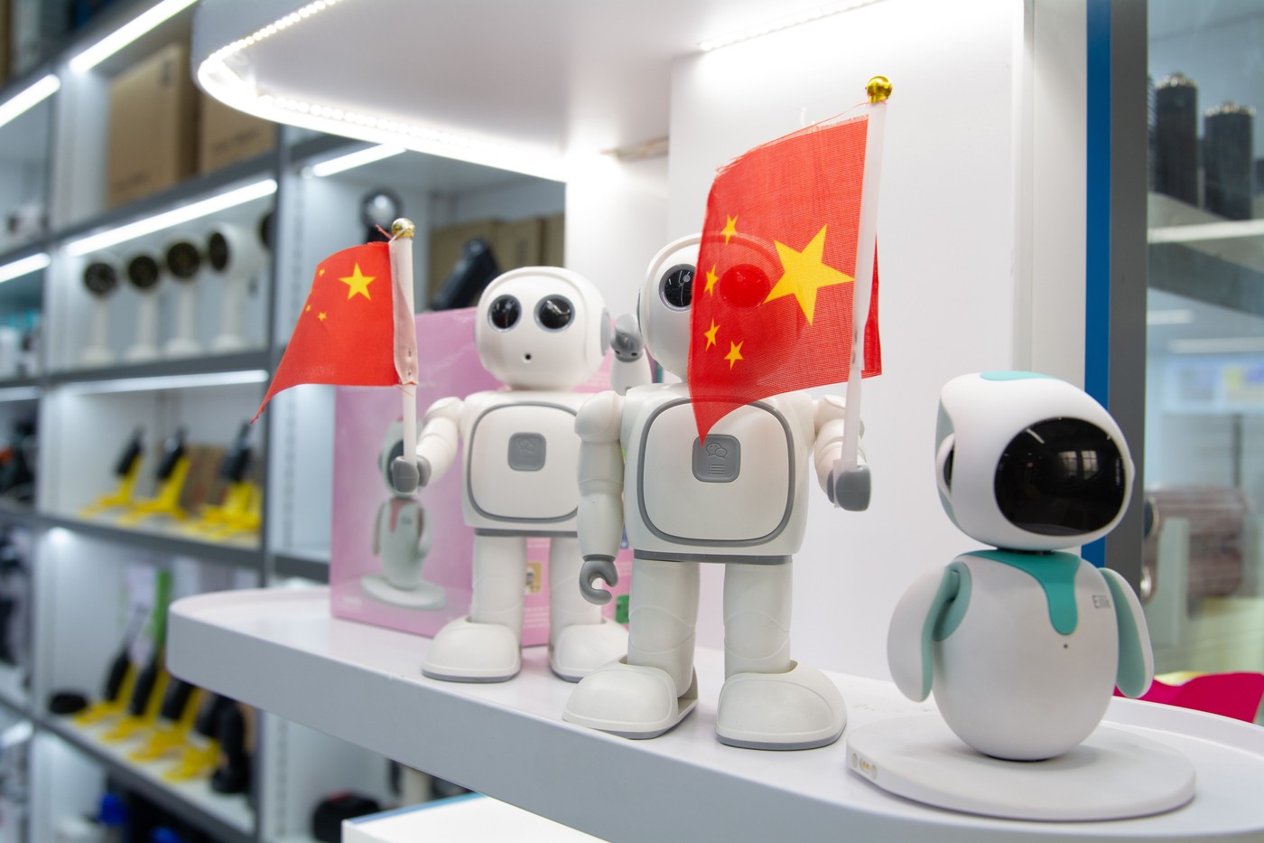 China deschide ușa pentru investitorii străini. „Lista negativă” permite acum accesul în mai multe industrii