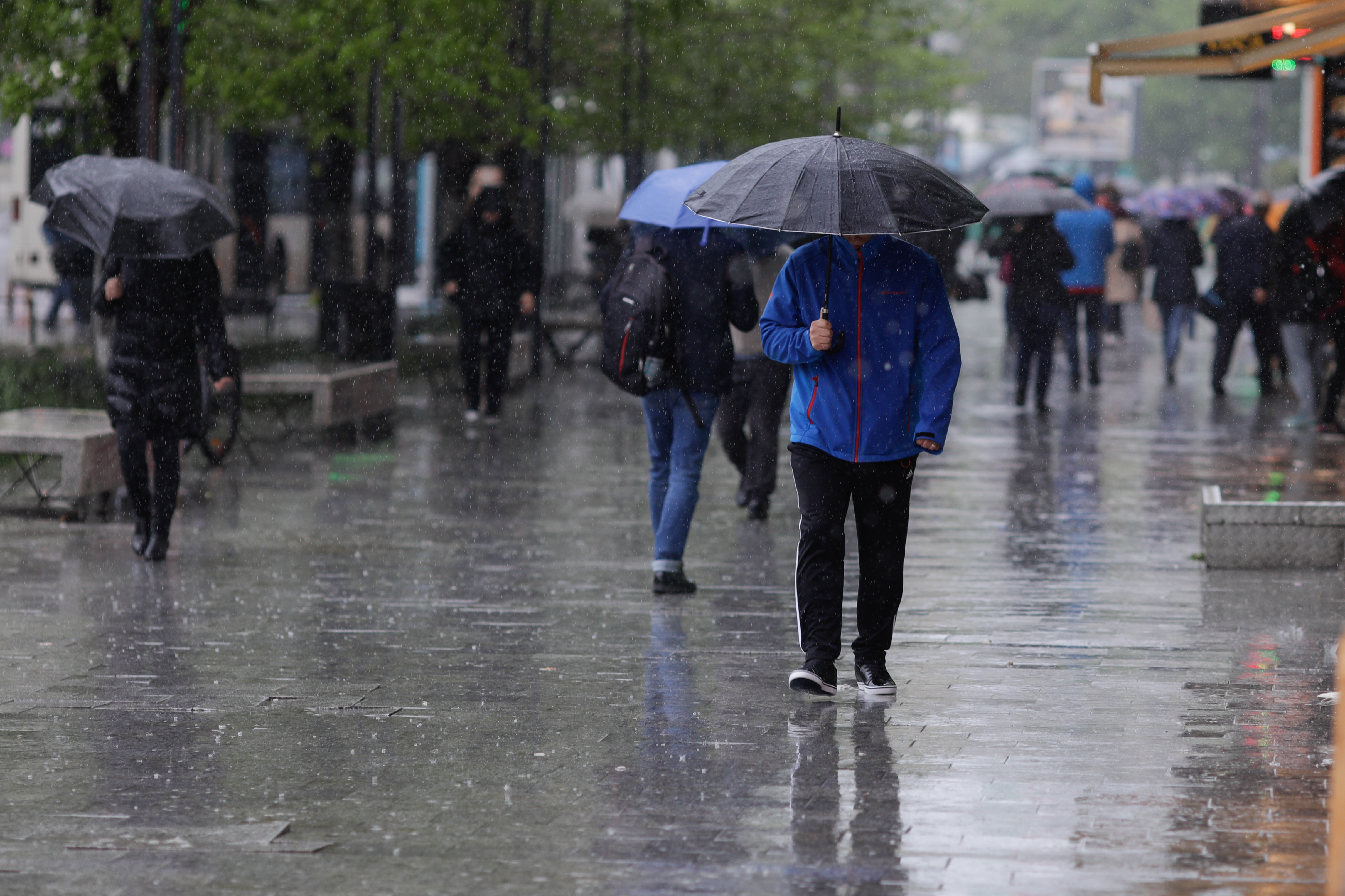 HARTĂ Cod galben de furtuni, grindină și vânt puternic. Care sunt zonele vizate și cum va fi vremea în București