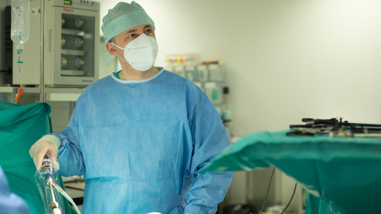Fibrom uterin de mari dimensiuni operat minim invaziv pentru o recuperare fără complicații