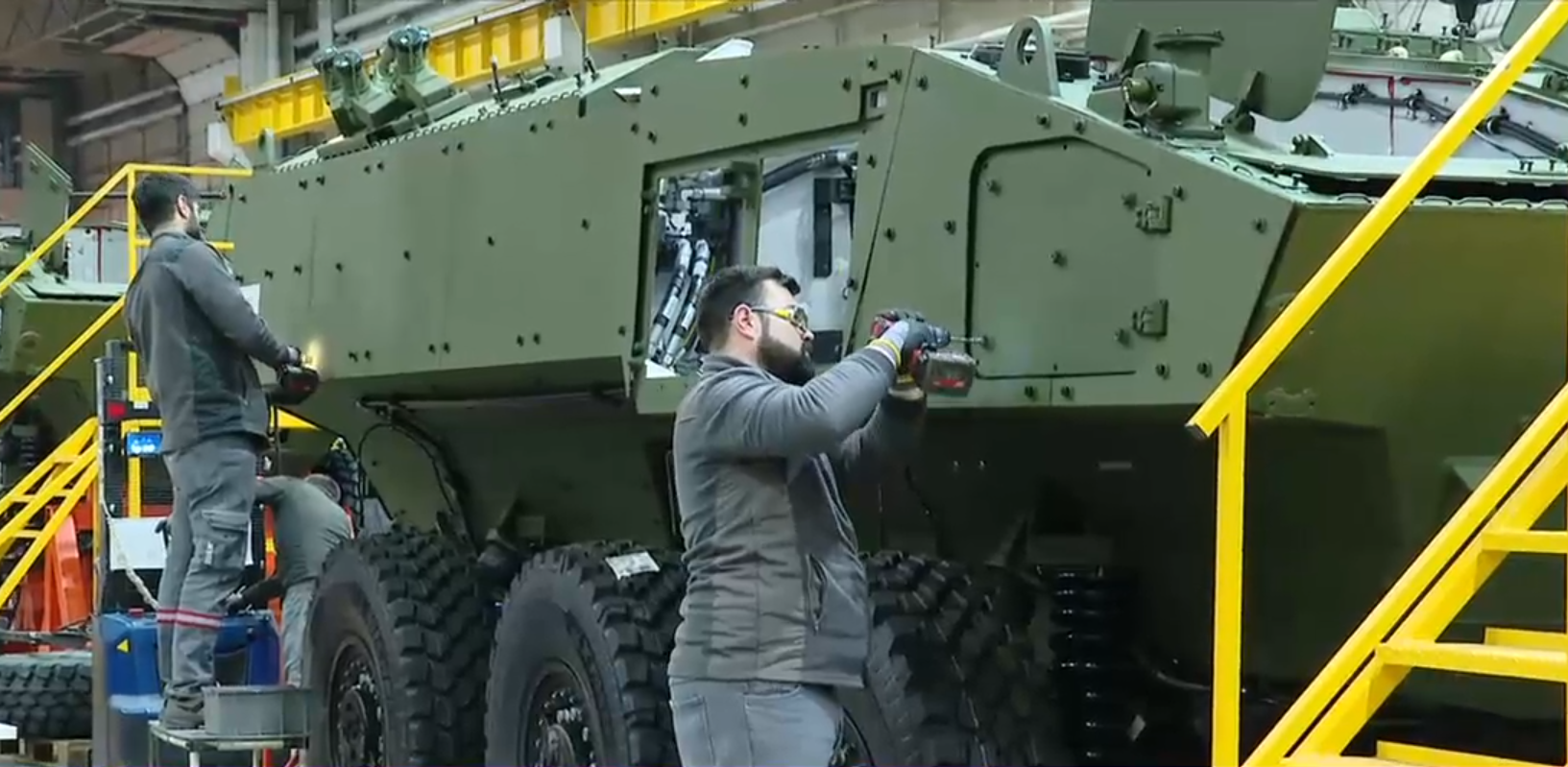 Sute de blindate Cobra 2 vor fi asamblate în România începând din acest an. Cum arată vehiculele care vor intra în dotarea Armatei