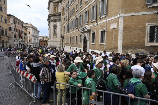 Cardinali Arrivati A Santa Maria Maggiore Per L'Omaggio Al Papa