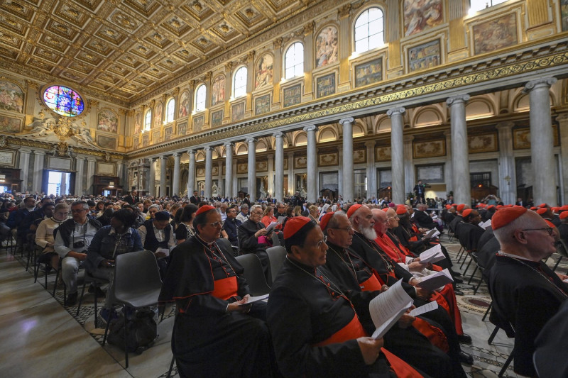 Cardinali Arrivati A Santa Maria Maggiore Per L'Omaggio Al Papa
