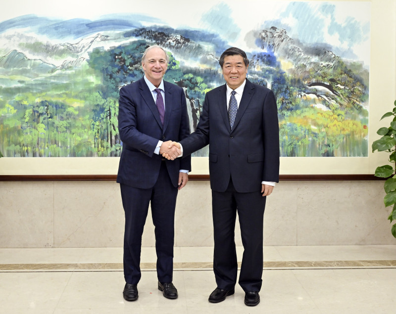 CHINA BEIJING HE LIFENG BRIDGEWATER ASSOCIATES FOUNDER MEETING (CN)