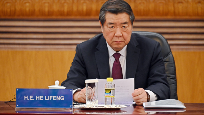 China's head of state meets top CEOs
