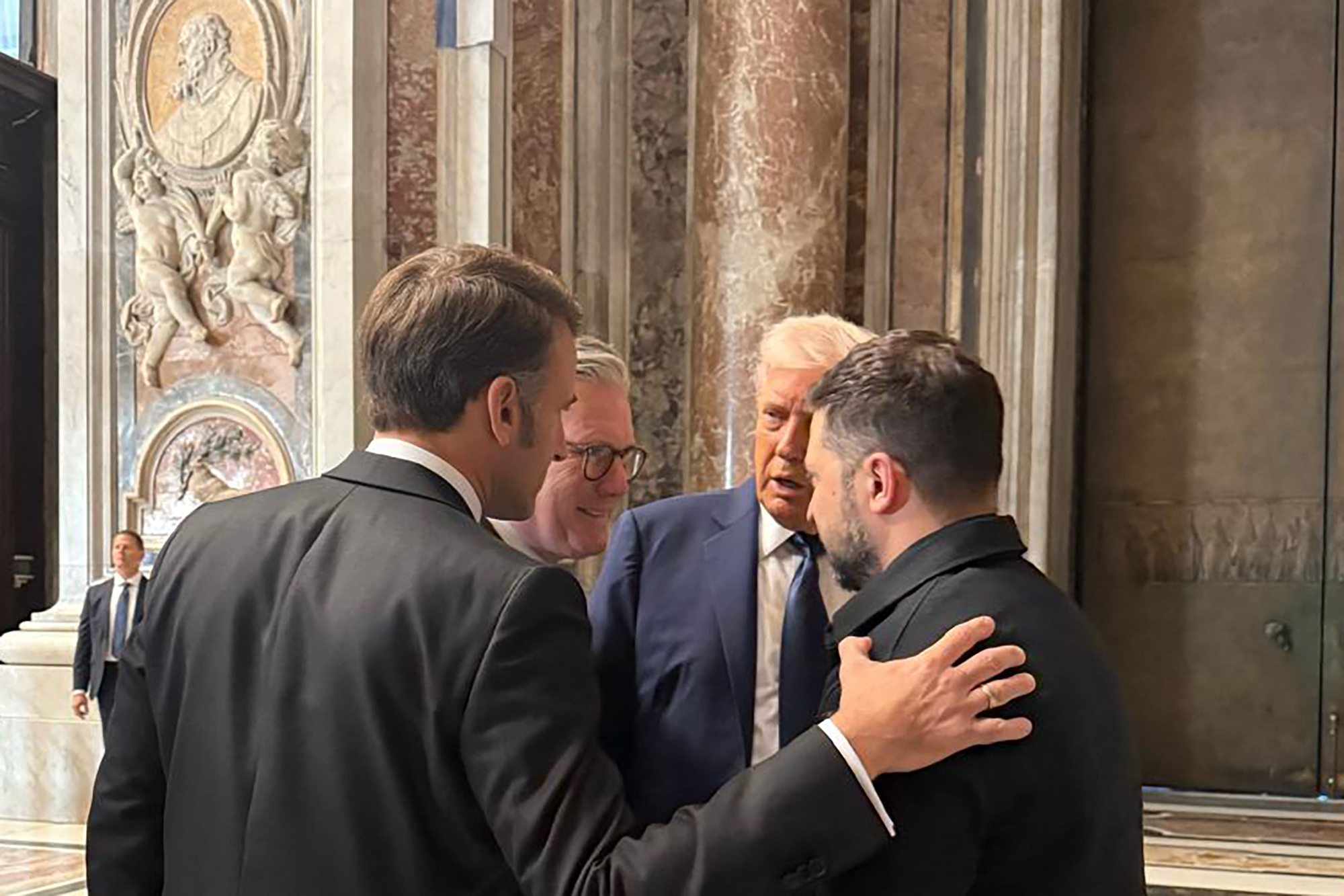 Anunțul lui Emmanuel Macron după mini-summitul diplomatic de la Vatican