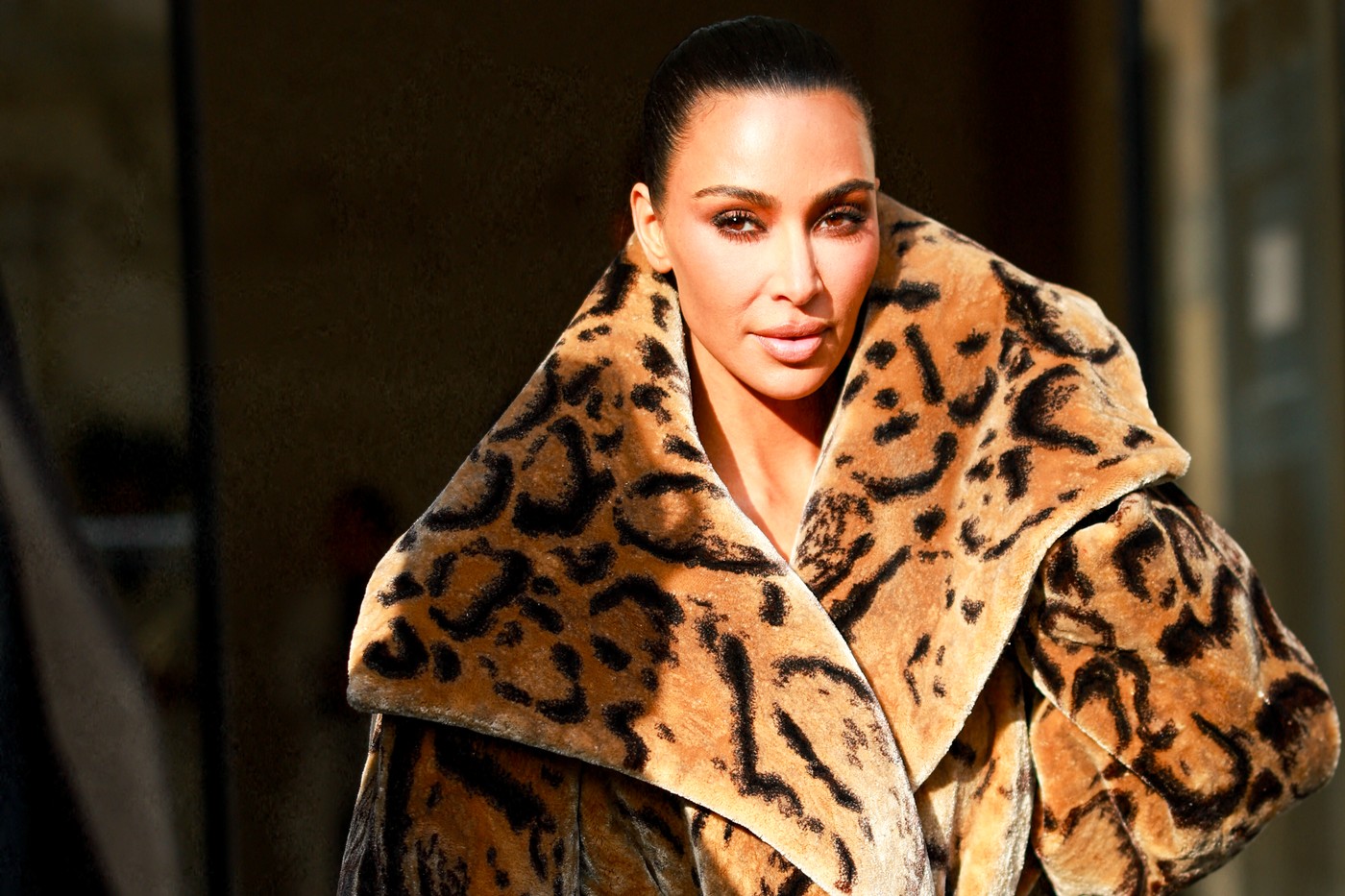 Kim Kardashian cere despăgubiri de 1 euro de la „hoții bunici” care au jefuit-o de bijuterii de 9 milioane de euro, în Paris