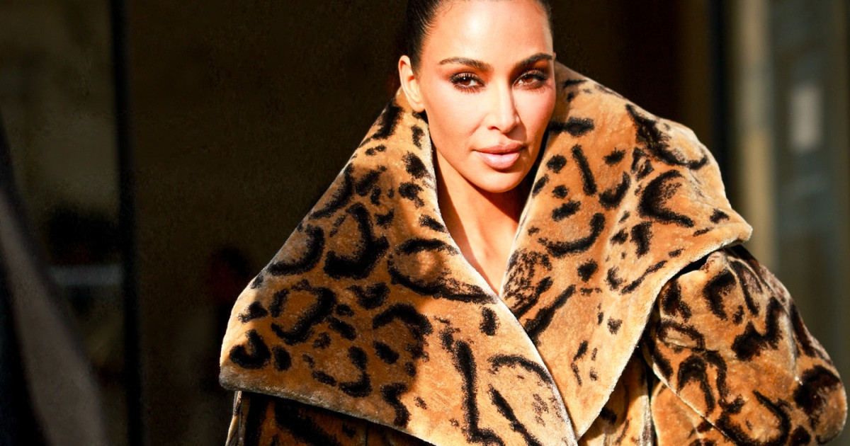 Kim Kardashian cere 1 euro de la hoții care au jefuit-o