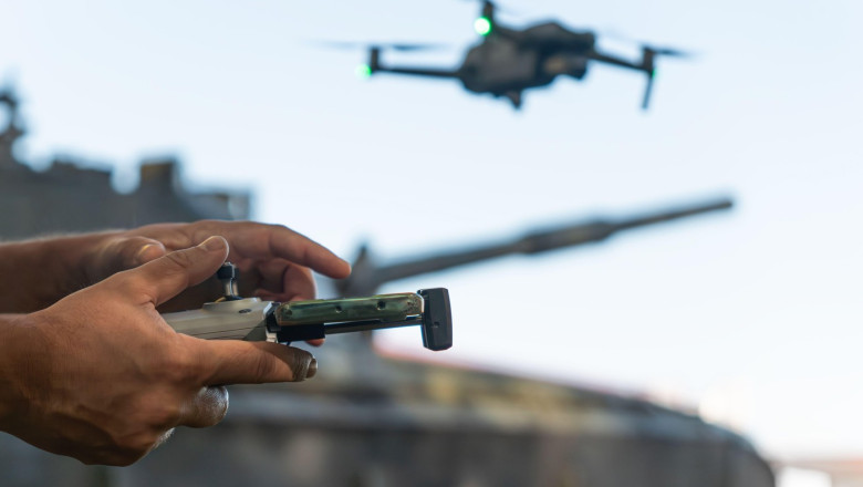 Militar operator drone