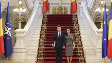 nicusor dan si partenera la palatul cotroceni