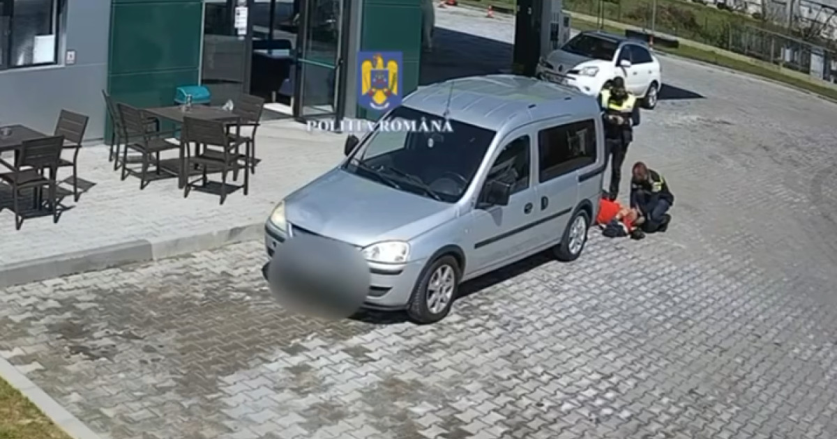 . Doi poliţişti au salvat viaţa unui bărbat căruia i s-a făcut rău în parcarea unei benzinării|EpicNews