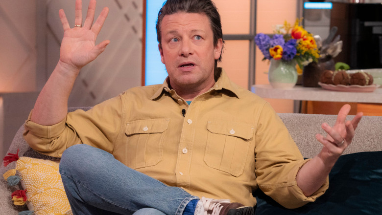 Jamie Oliver și-a învățat copiii să gătească, dar nu i-a putut ține departe de mâncarea nesănătoasă. Explicațiile celebrului bucătar