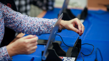 Acte necesare la vot. Foto Shutterstock
