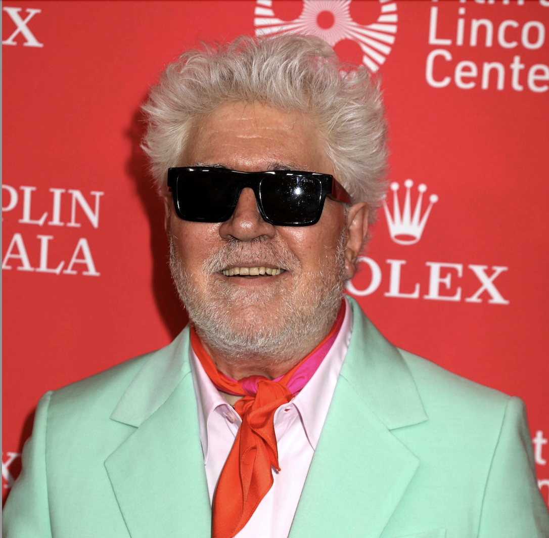 Marele regizor Pedro Almodovar îl face praf pe Trump într-un discurs la New York: „Vei rămâne în istorie ca o catastrofă”