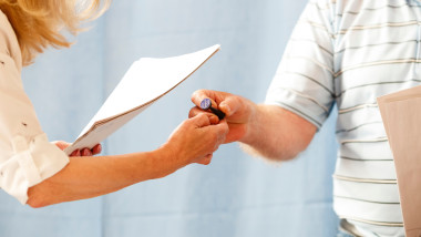Buletinul de vot din 4 mai 2025. Foto Shutterstock