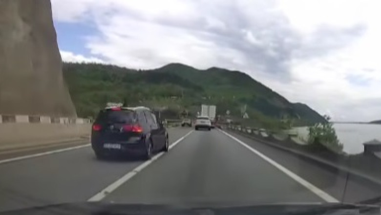 VIDEO  Un șofer teribilist a făcut o depășire periculoasă pe DN6, în zona unde un microbuz a căzut în Dunăre, în urmă cu câteva zile