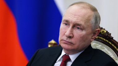 Vladimir Putin. la birou
