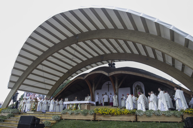 SUMULEU CIUC - PAPA FRANCISC - SFANTA LITURGHIE
